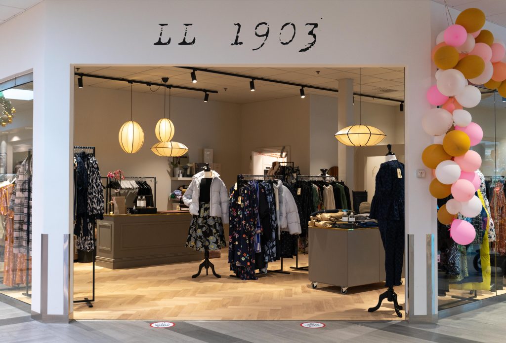 LL 1903 bild på butik